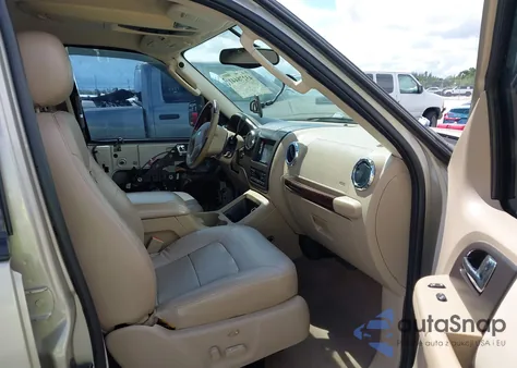 2005 Ford Expedition Limited from USA, damaged, VIN 1FMPU195X5LB00437